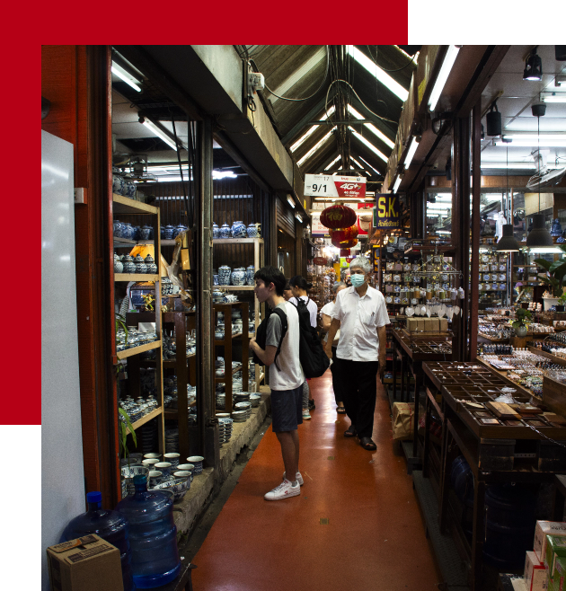 chatuchak-weekend-market-jatujak-local-walking-street-bazaar-thai-people-foreign-travelers-travel-visit-shopping-goods-products-gifts-souvenirs-octobe